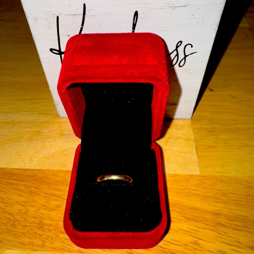 10K yellow gold bank